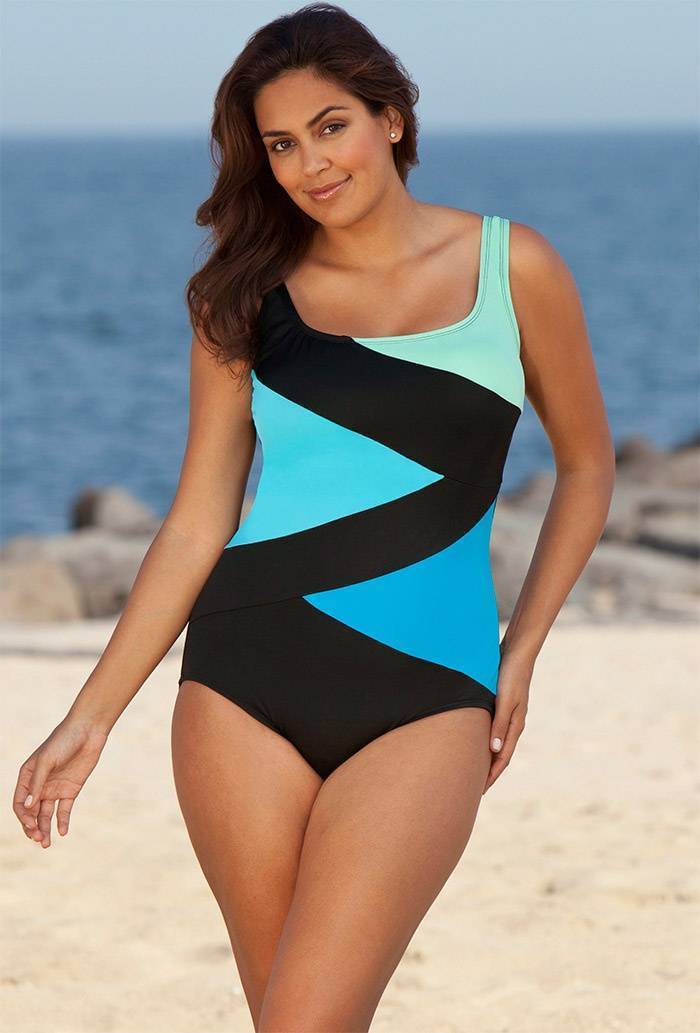 Модные тенденции моделей купальников больших размеров для полных женщин