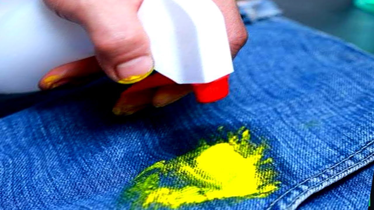Можно ли отмыть краску. Акриловая краска смывается с одежды. Засохшая краска на одежде. Акриловые краски смываются с ткани. Краски которые отстирываются с одежды.