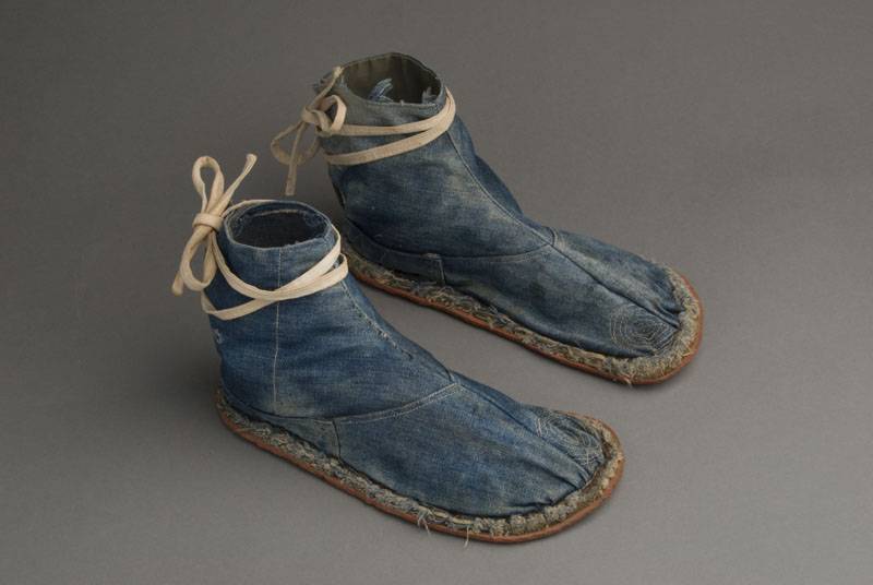 Обувь tabi. традиционный японский стиль нашел свое отражение в кроссовках и сандалиях
