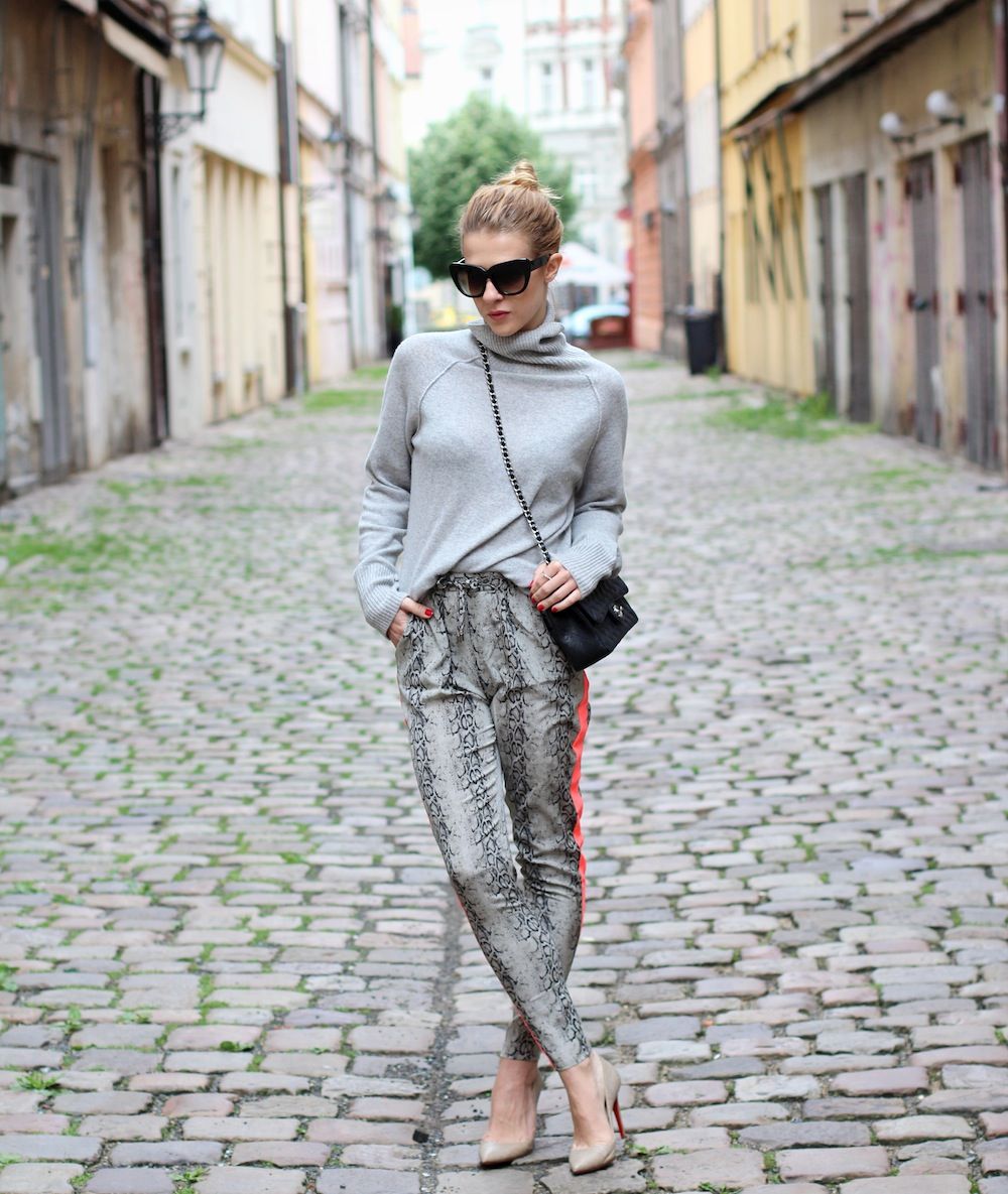 Серый свитер: с чем носить, стильные образы