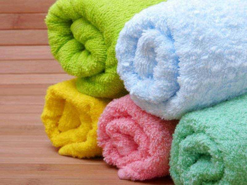 Почему полотенце воняет после вытирания: причины и способы борьбы с неприятным запахом