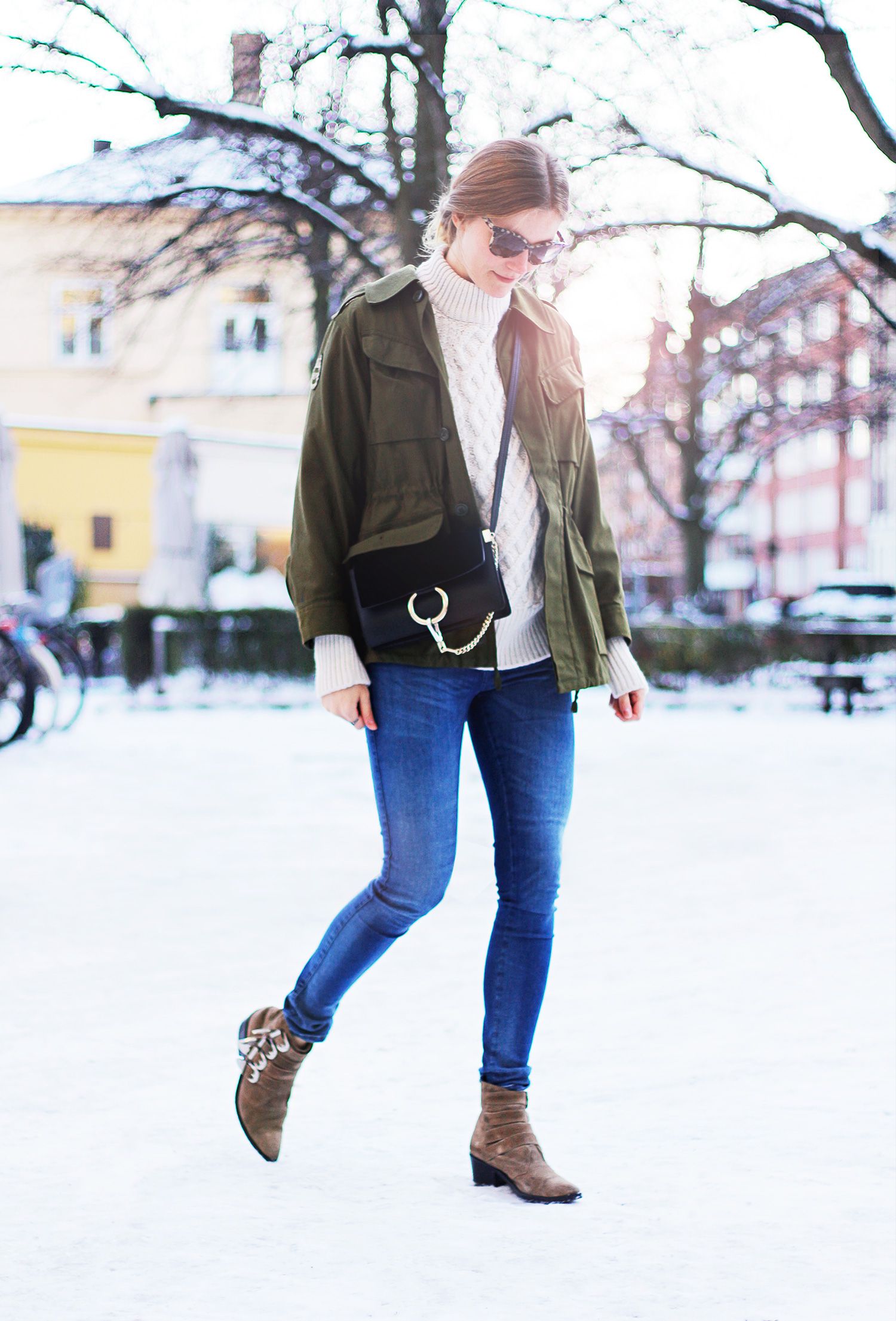 Утепляемся по-модному: с чем лучше носить джинсы-бойфренды зимой. с чем носить джинсы в зимнюю стужу что одеть под джинсы зимой