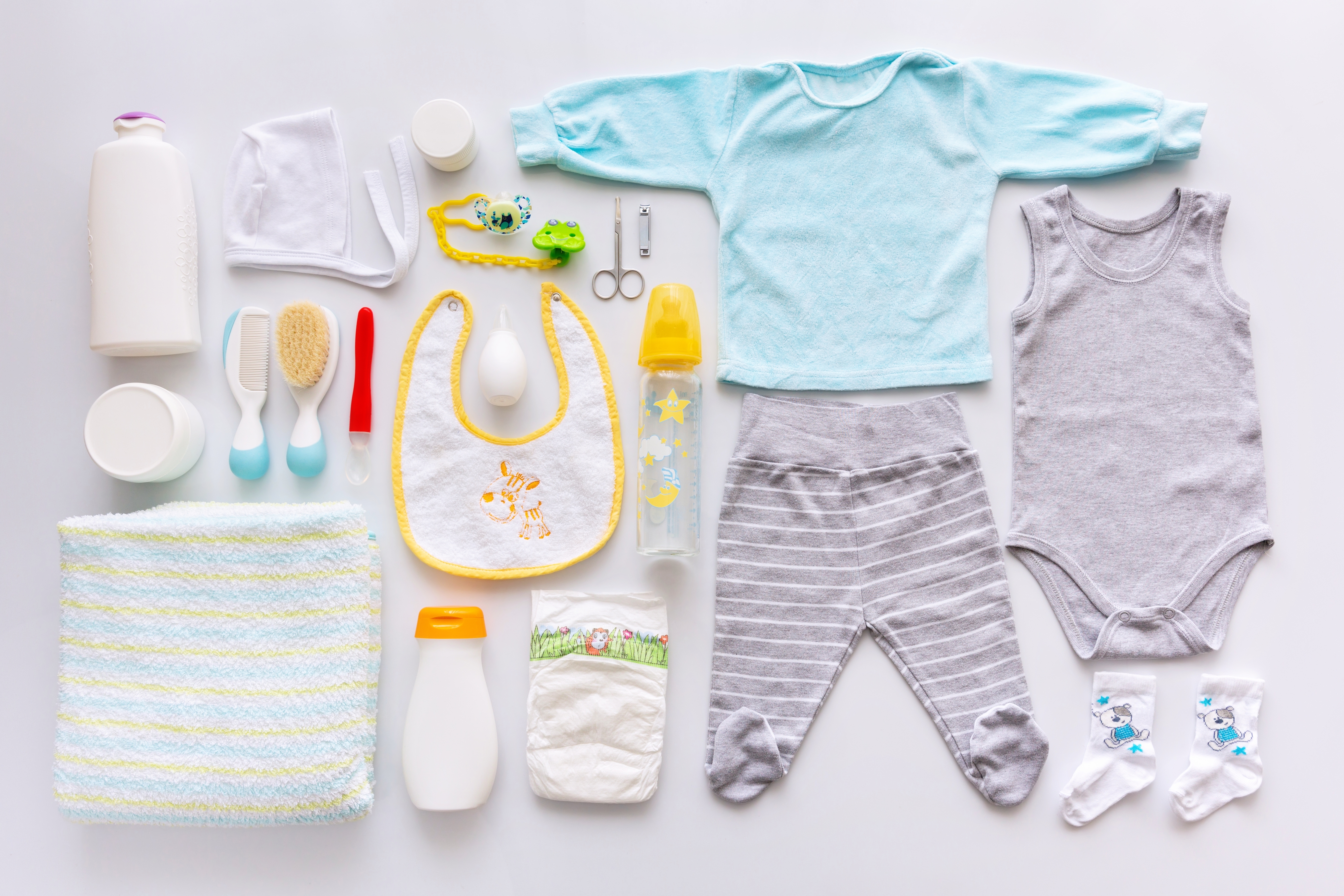 Первая покупка для новорожденных. Вещи для малышей. Вещи для новорожденных. Одежда для малышей. Нужные вещи для новорожденных.