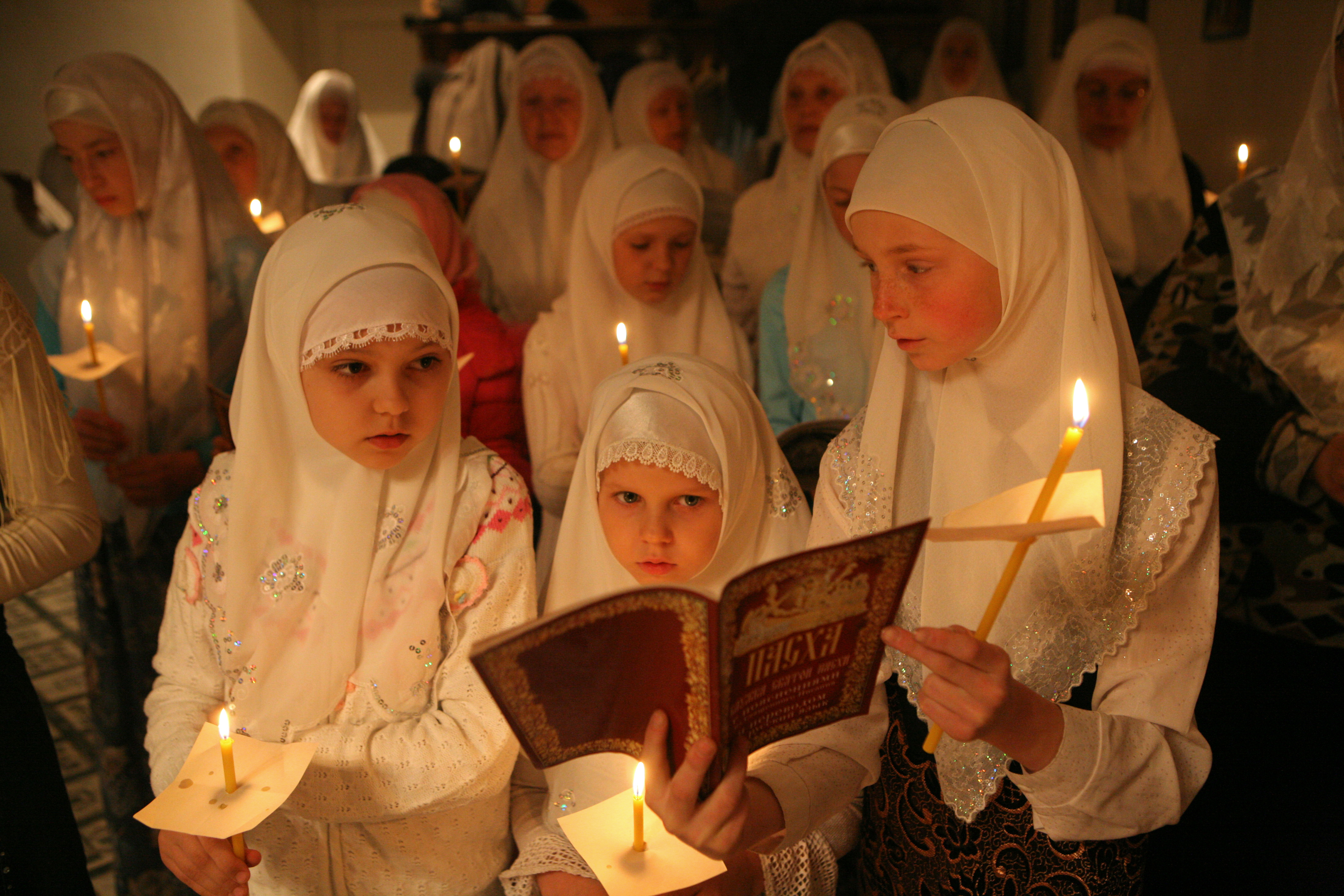 Православная женщина в храме