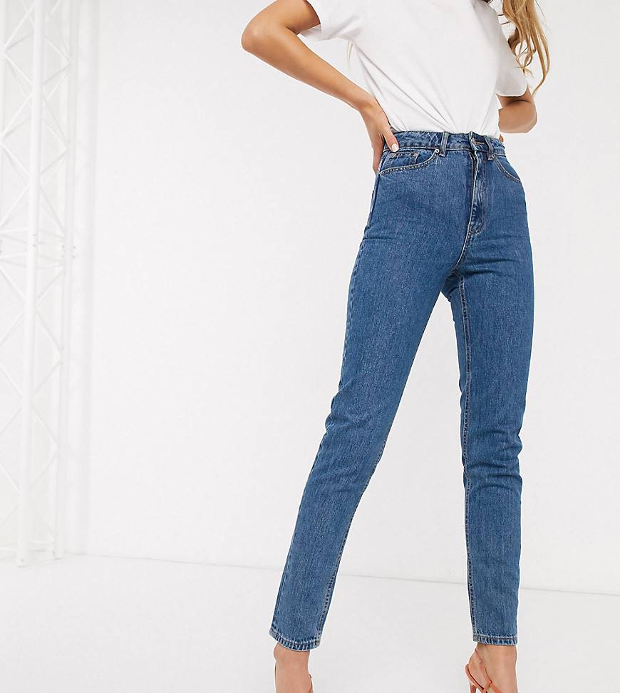 Женские джинсы с завышенной талией — с чем носить?