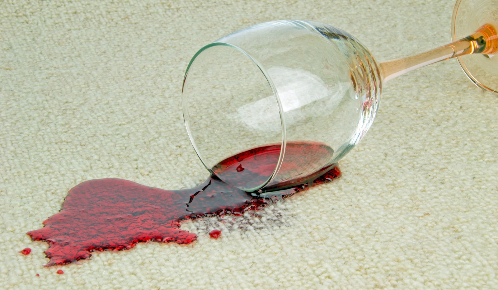 Действенные советы как убрать пятна от вина – сайт о винограде и вине