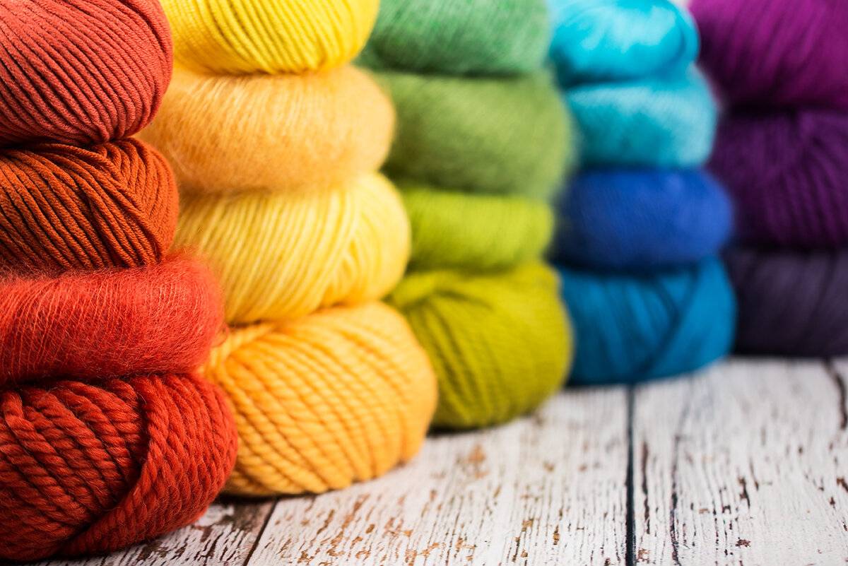Как выбрать пряжу для вязания спицами свитера