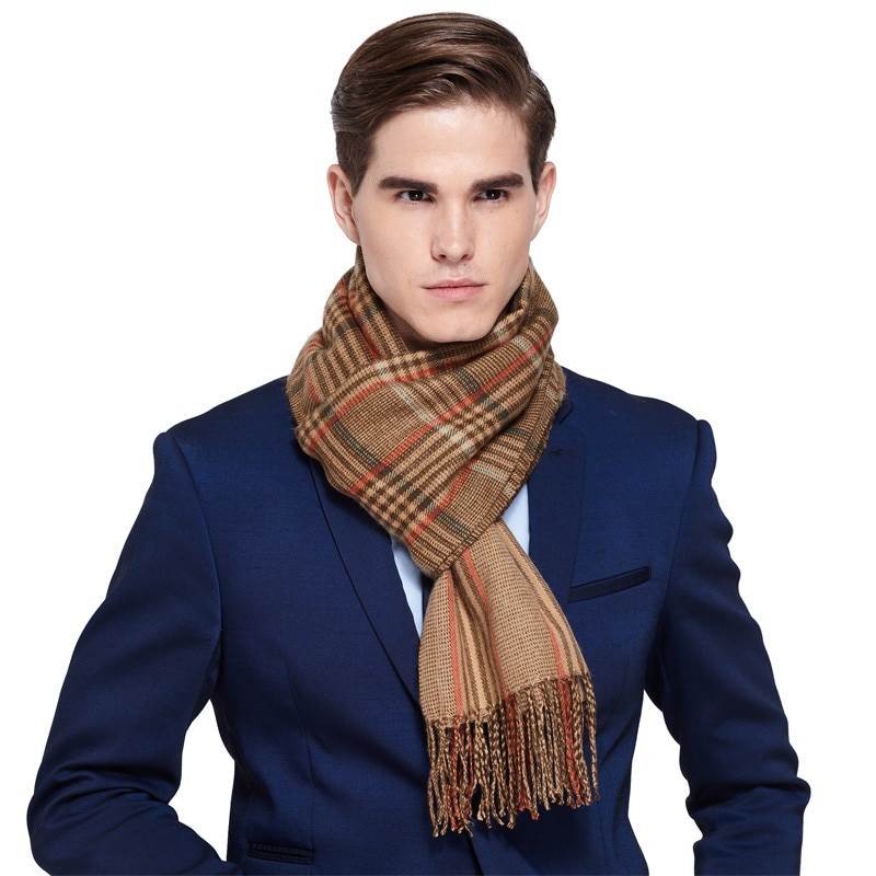 Как правильно завязать мужской шарф под разный стиль одежды