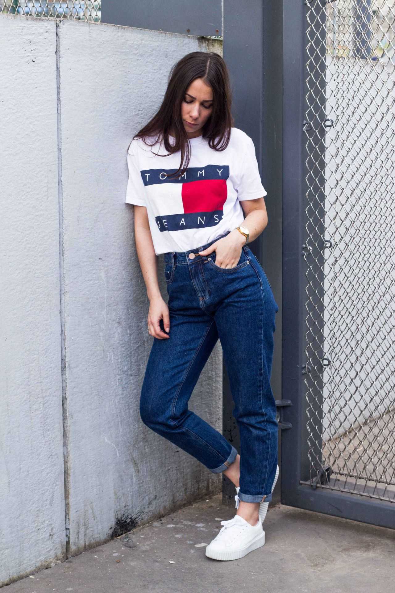 Томми Хилфигер образы. Tommy Hilfiger boyfriend Jeans. Джинсовый костюм Томми Хилфигер. Томми Хилфигер Луки.