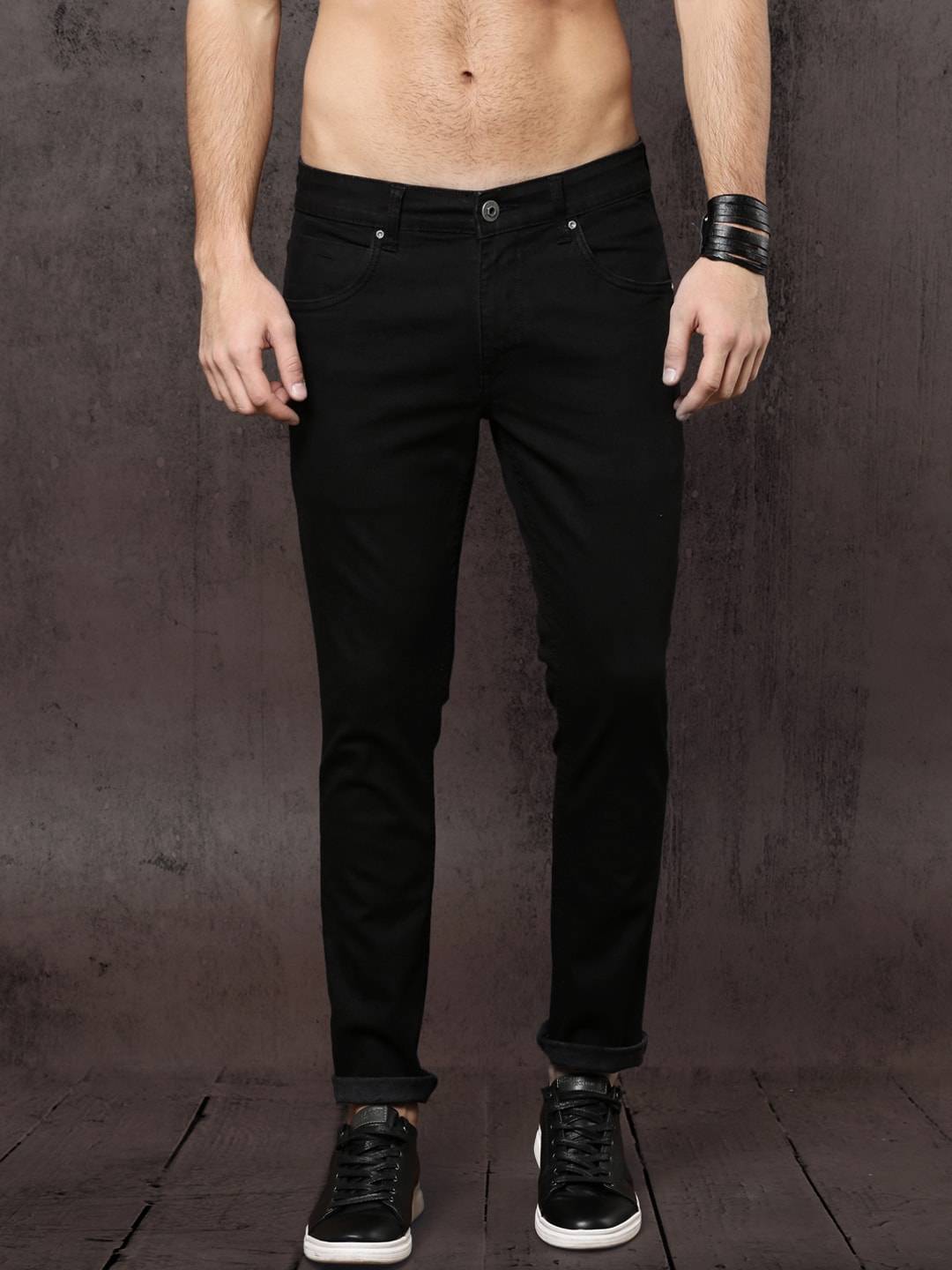 Как и с чем носить черные джинсы – 6 идей для мужчин