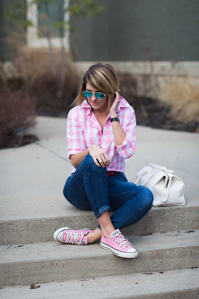 С чем носить розовые кеды: стильные, яркие и модные образы с фото