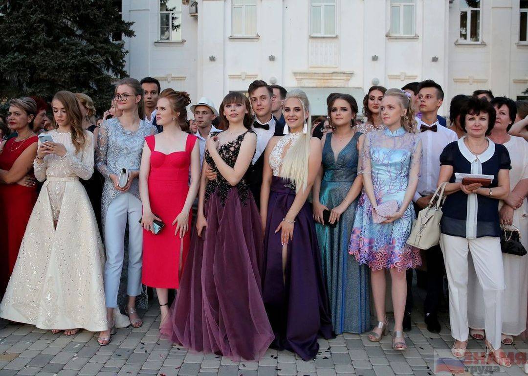 Как подобрать платье на выпускной 9 класс - belpodium.ru