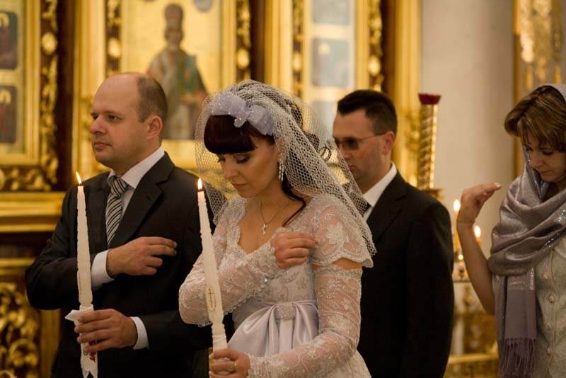 Как выбрать платье для венчания и аксессуары — в соответствии с модными тенденциями и требованиями церкви
