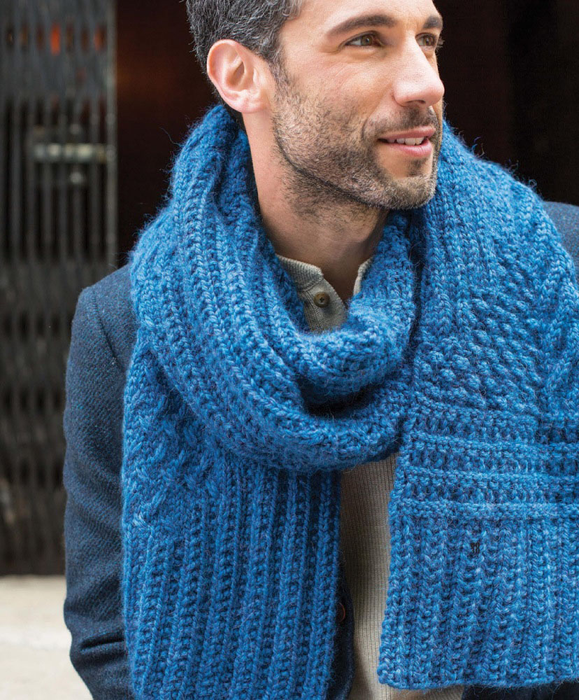 Красивый вязаный мужской шарф