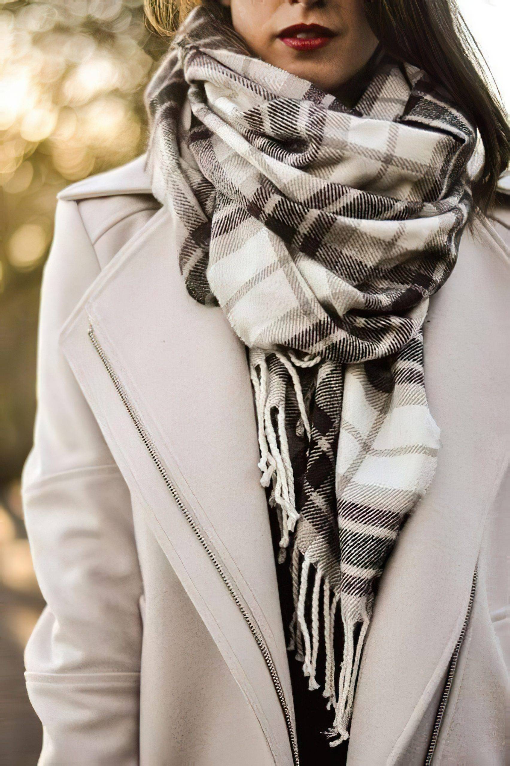 Как носить шарф с пальто: стильные и модные способы, фото образов