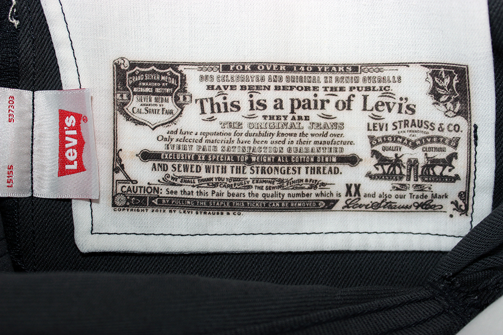 Как отличить levis. Левис бирки 2000 джинсовка. Ремень Levis 501. Levis 630 Premium Original.