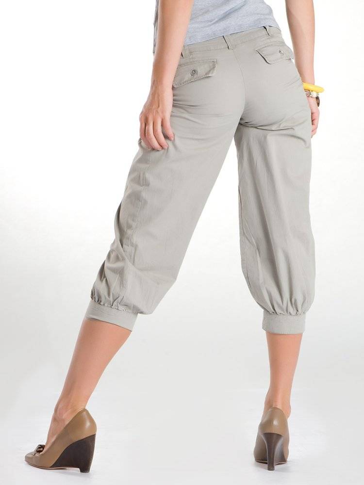Модные женские бриджи – джинсовые, широкие, юбка, клеш, в клетку, на резинке, трикотажные, спортивные, для верховой езды