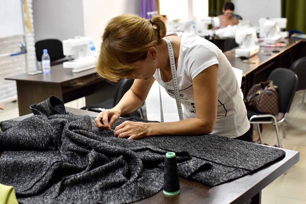 Швейный бизнес с нуля: как начать и что лучше шить