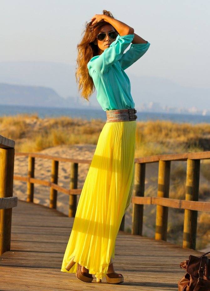 10 образов, которые вдохновят вас носить длинные юбки летом 2021