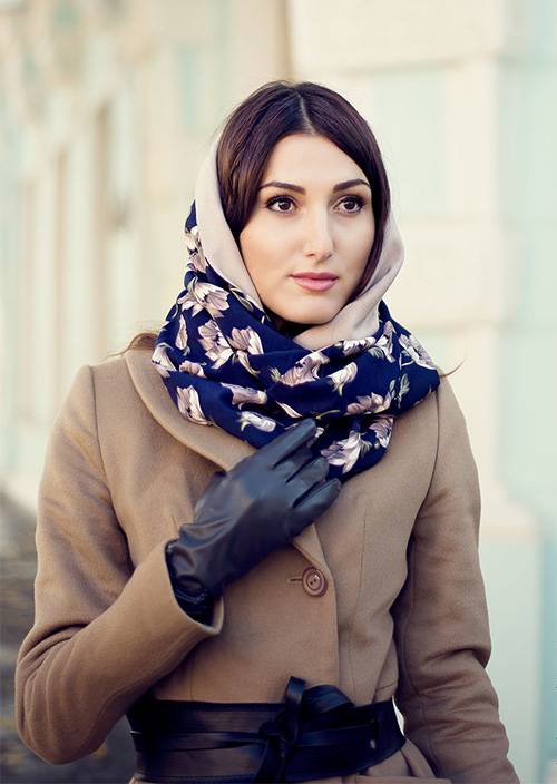 Как красиво завязать платок на куртку, пальто или пиджак (21 фото): вязанные или шелковые шарфы, снуды