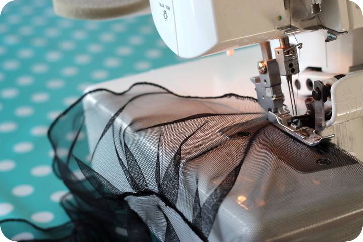Как подшить низ платья в домашних условиях - разные швы для разных фасонов, типов ткани | maritera.ru