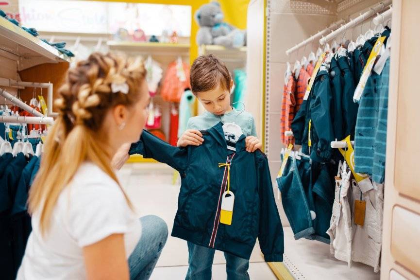 Как выбрать удобную и безопасную одежду для ребёнка