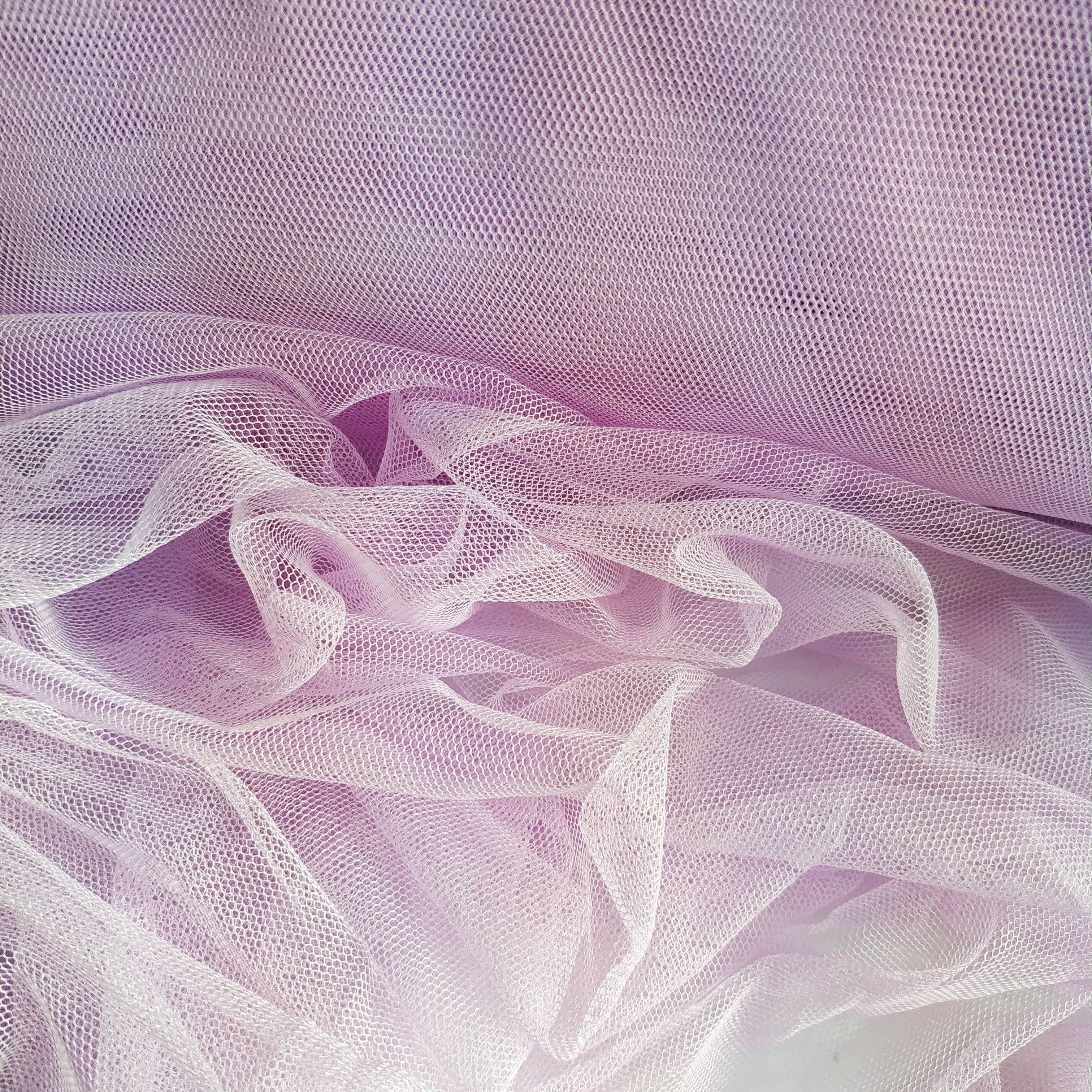 Обзор невесомой ткани фатин: от свойств до правил ухода