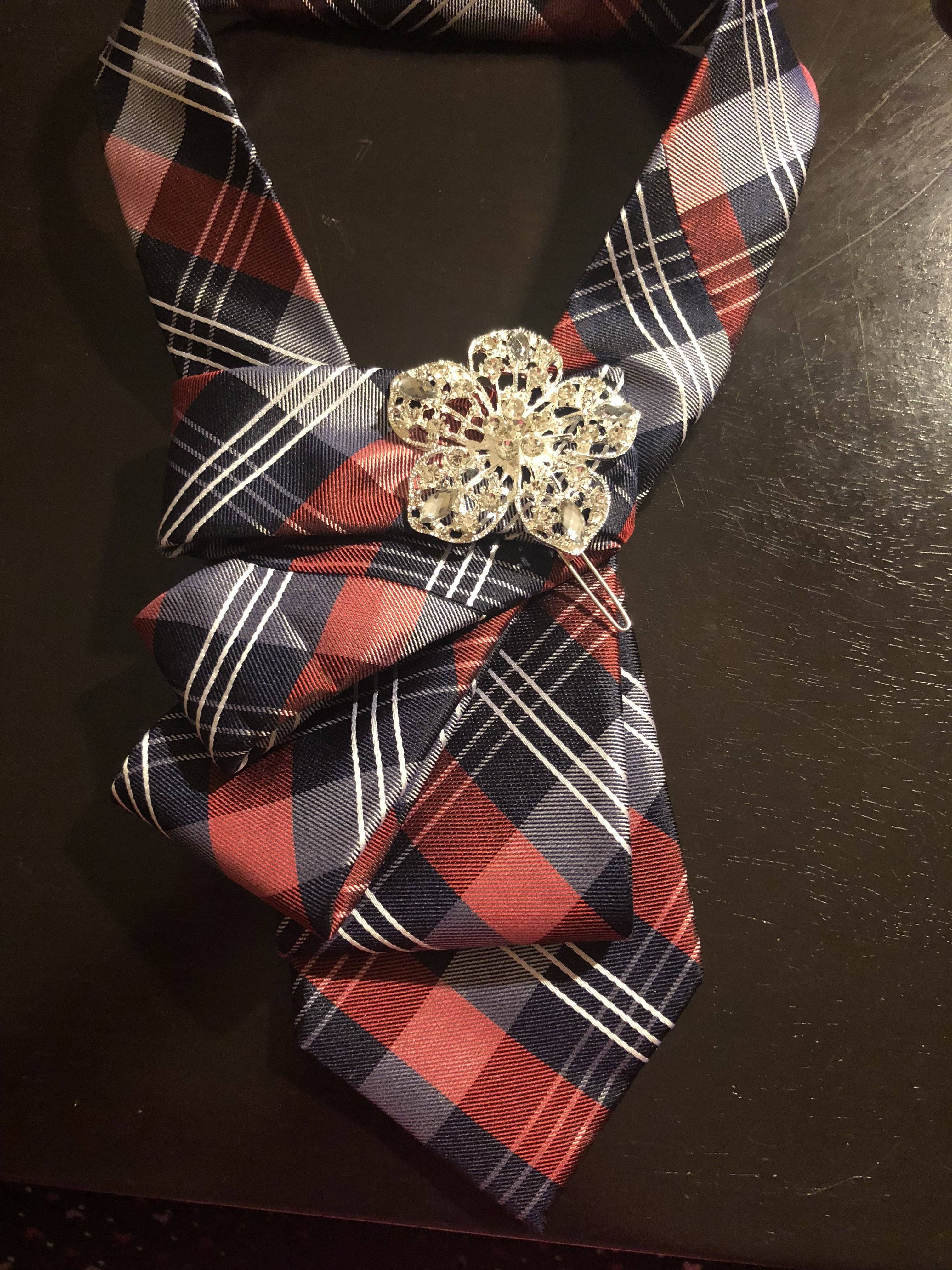 Декор из галстука