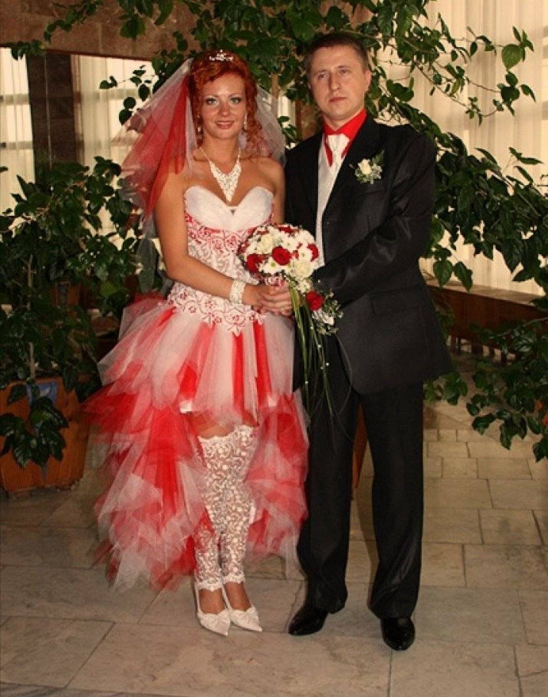 Самые нелепые свадебные платья 2023 года - топ ужасных фото