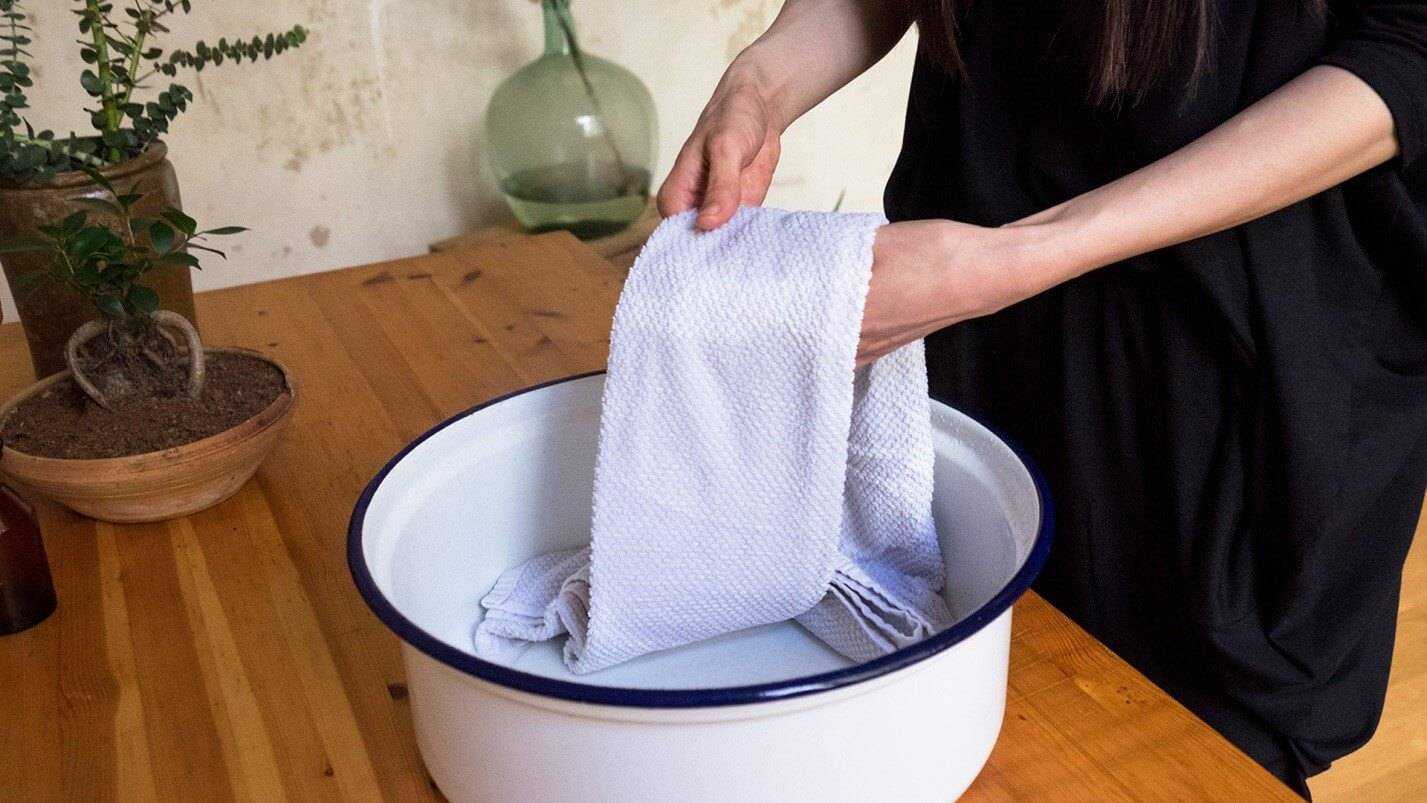 Как отстирать кухонные полотенца в домашних условиях?