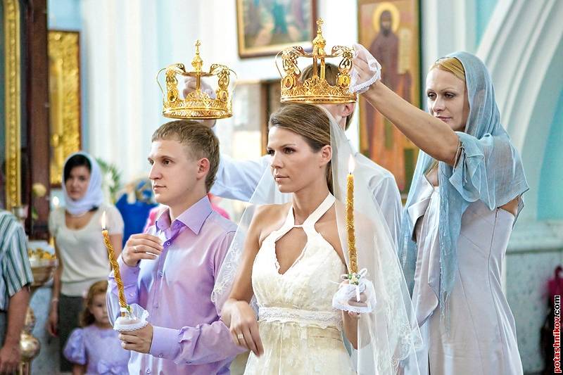 Каким должно быть платье для венчания в церкви?