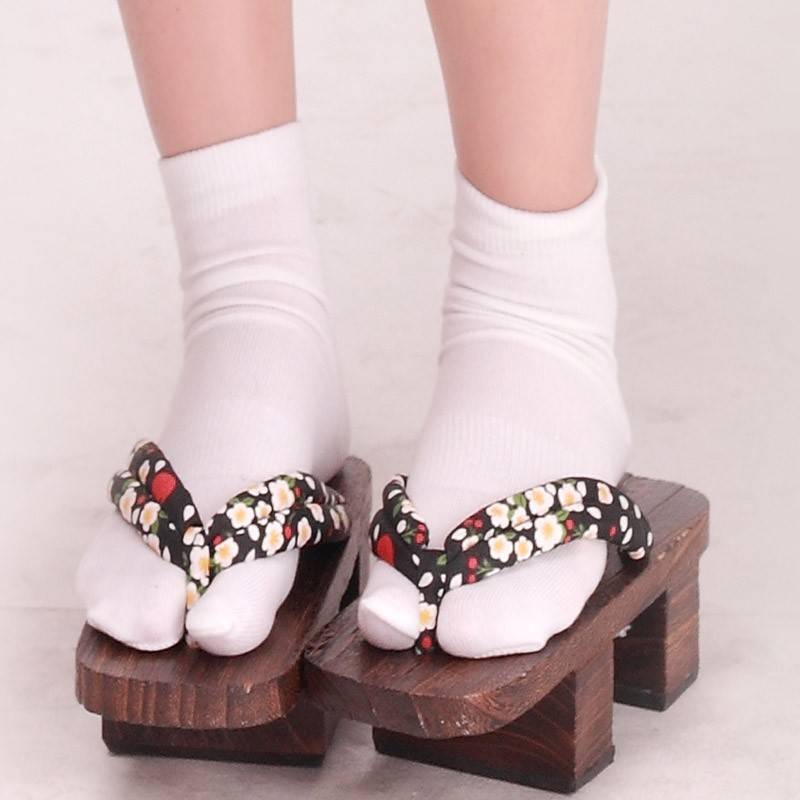 Японская обувь – функциональное предназначение, основные разновидности