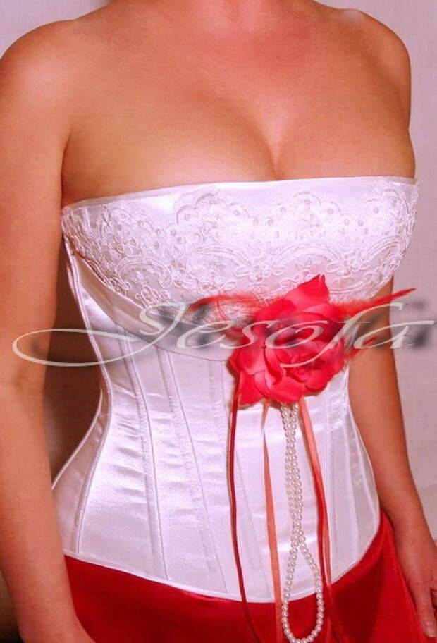 Праздничное платье-корсет со вставкой в области груди