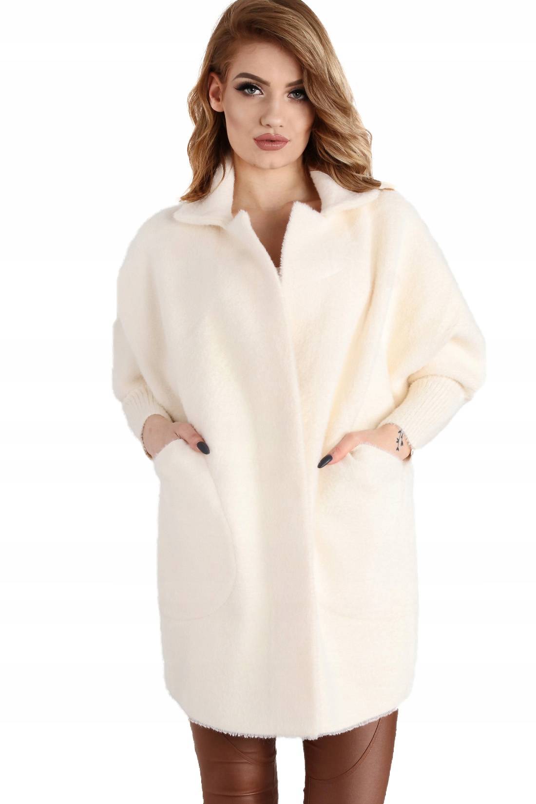 Пальто из альпаки – выразительная нотка в городском луке