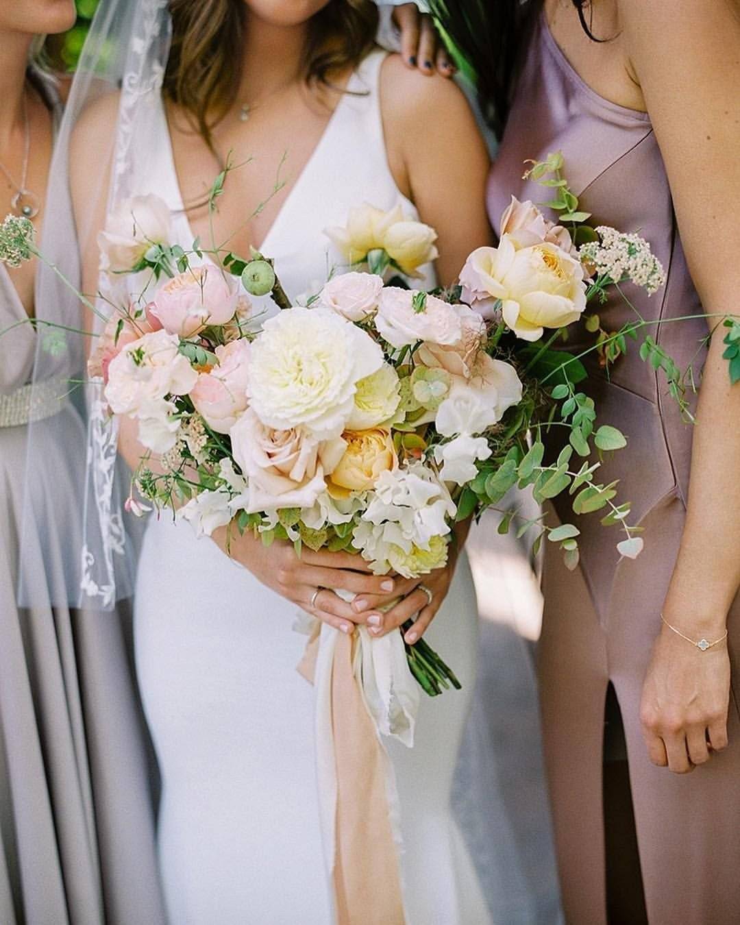Как выбрать букет невесты на свадьбу по форме и цвету