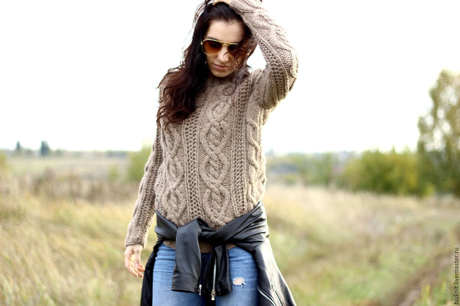 Идеальный женский свитер на осень и зиму. как выбрать подходящий?