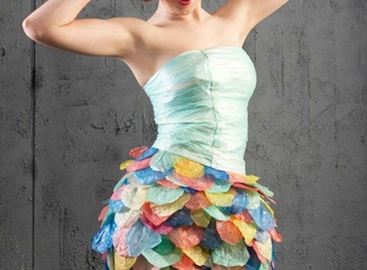 Женские платья из мусора своими руками: 11 фото