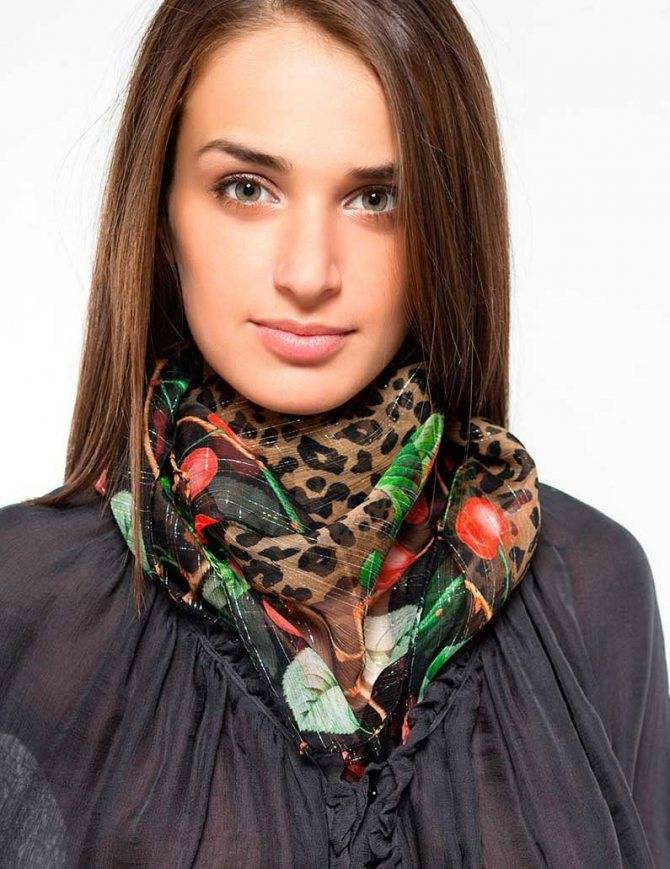 Как носить шарф с платьем: стильное сочетание, которое придаст образу нотку элегантности