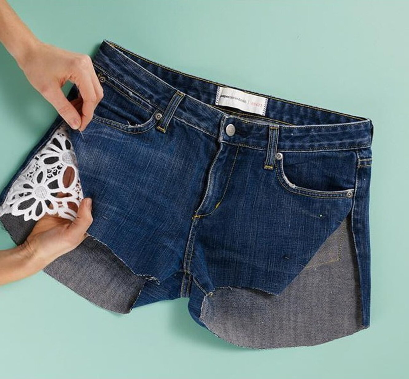 Как сделать шорты из старых джинс?