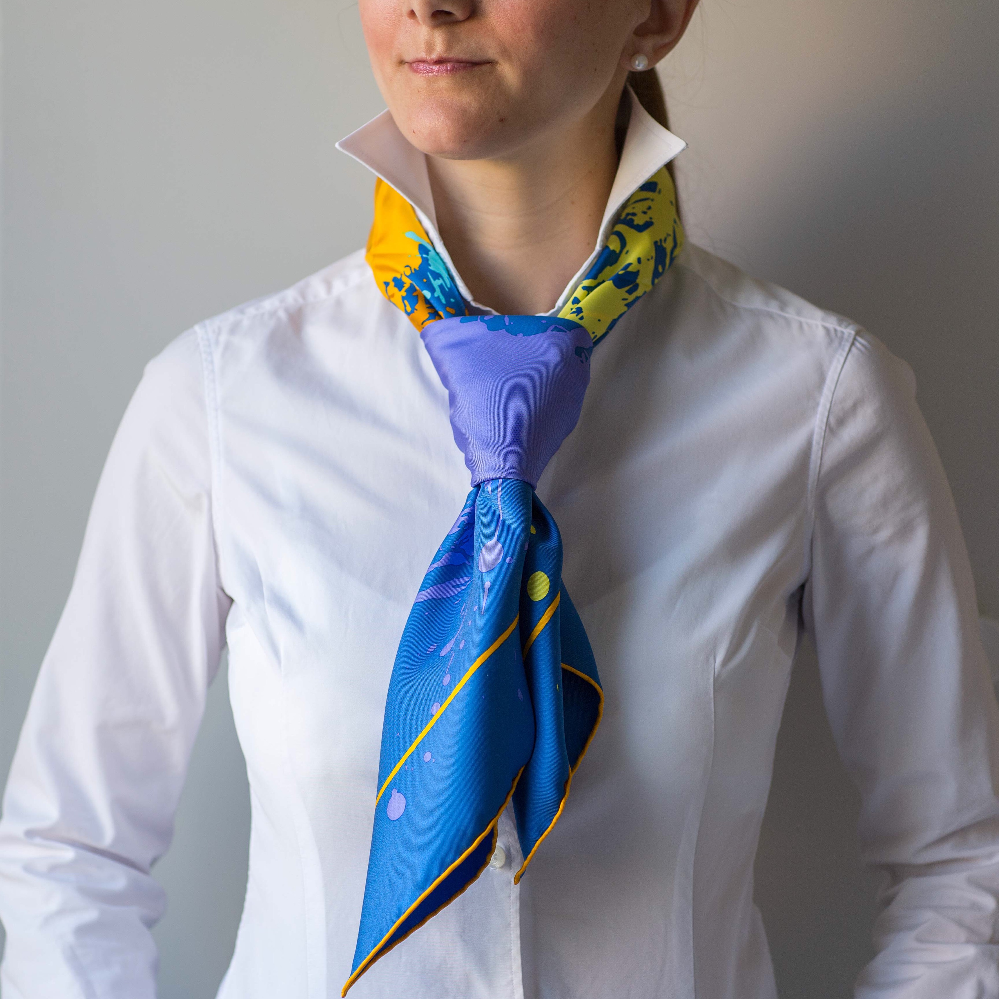 Шейный платок Эрмес. Hermes Dimitri Rybaltchenko. Платок на шею для женщин. Женский галстук.