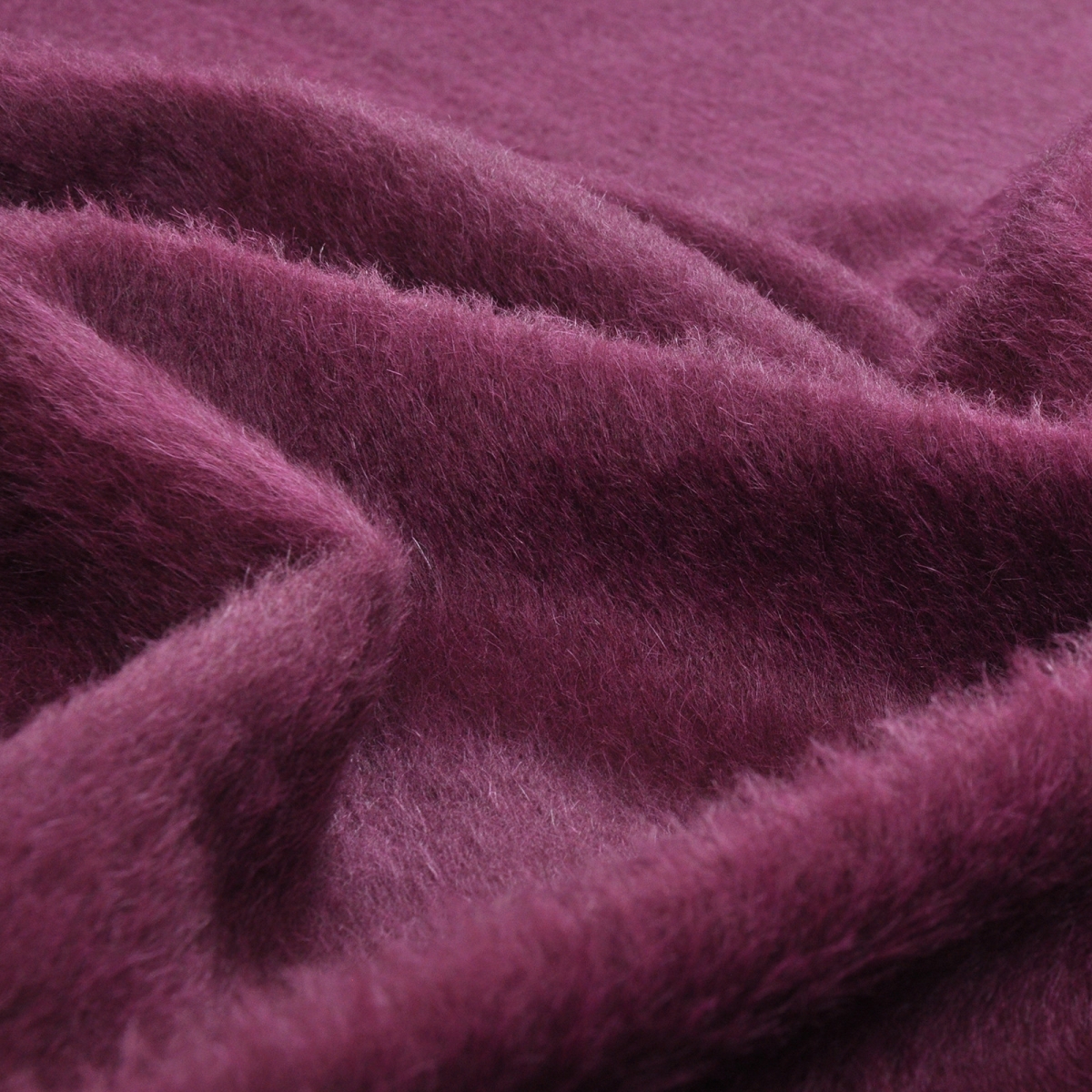 Ворсовые ткани — ткани с полотном, полностью или частично покрытым ворсом
