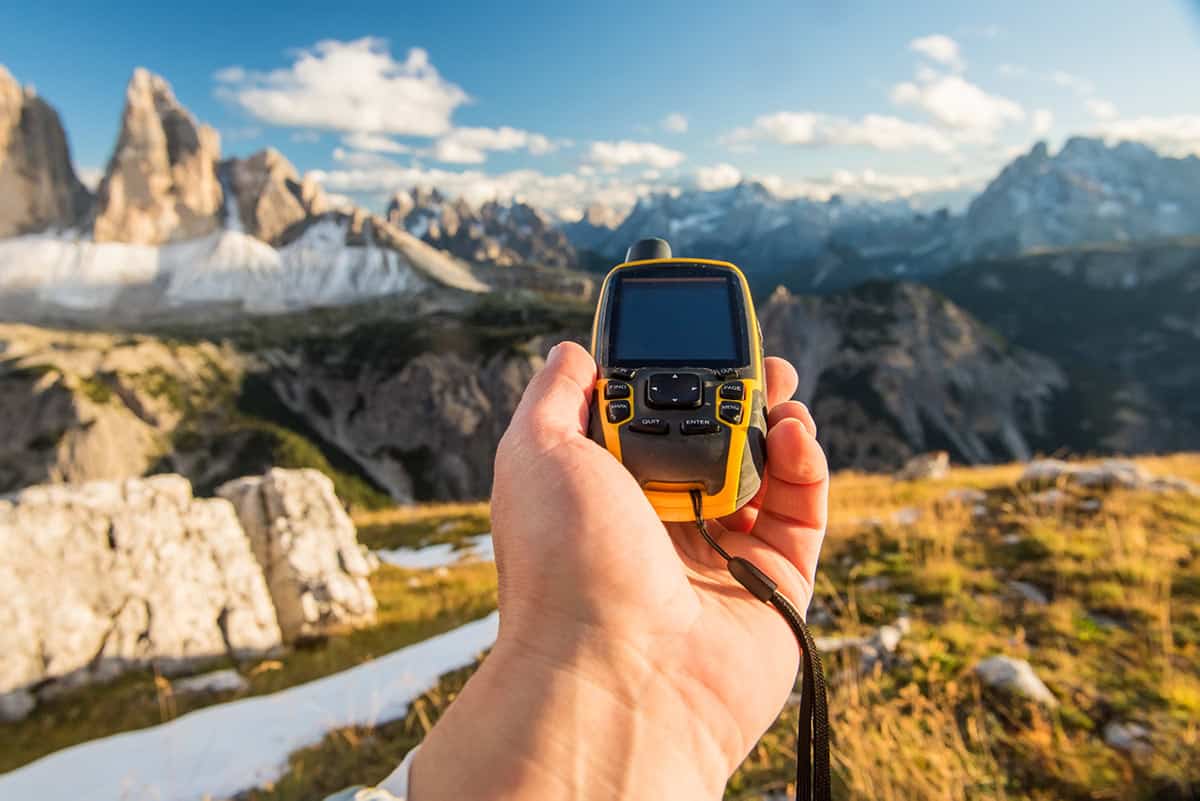 Спасение ребенка с помощью ботинок с gps-навигатором: умная обувь на страже безопасности